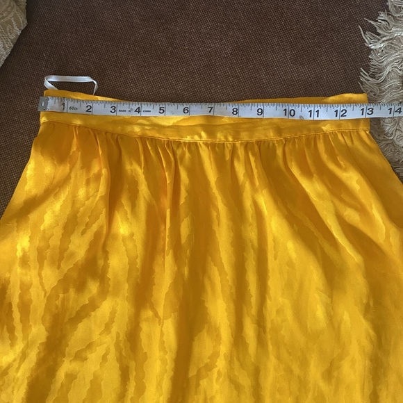 VNTG 100% SILK YELLOW ANIMAL PRINT MAXI SKRT SIDE BUTTON W/HOOK&EYE CLOSURE BOHO - Picture 14 of 16